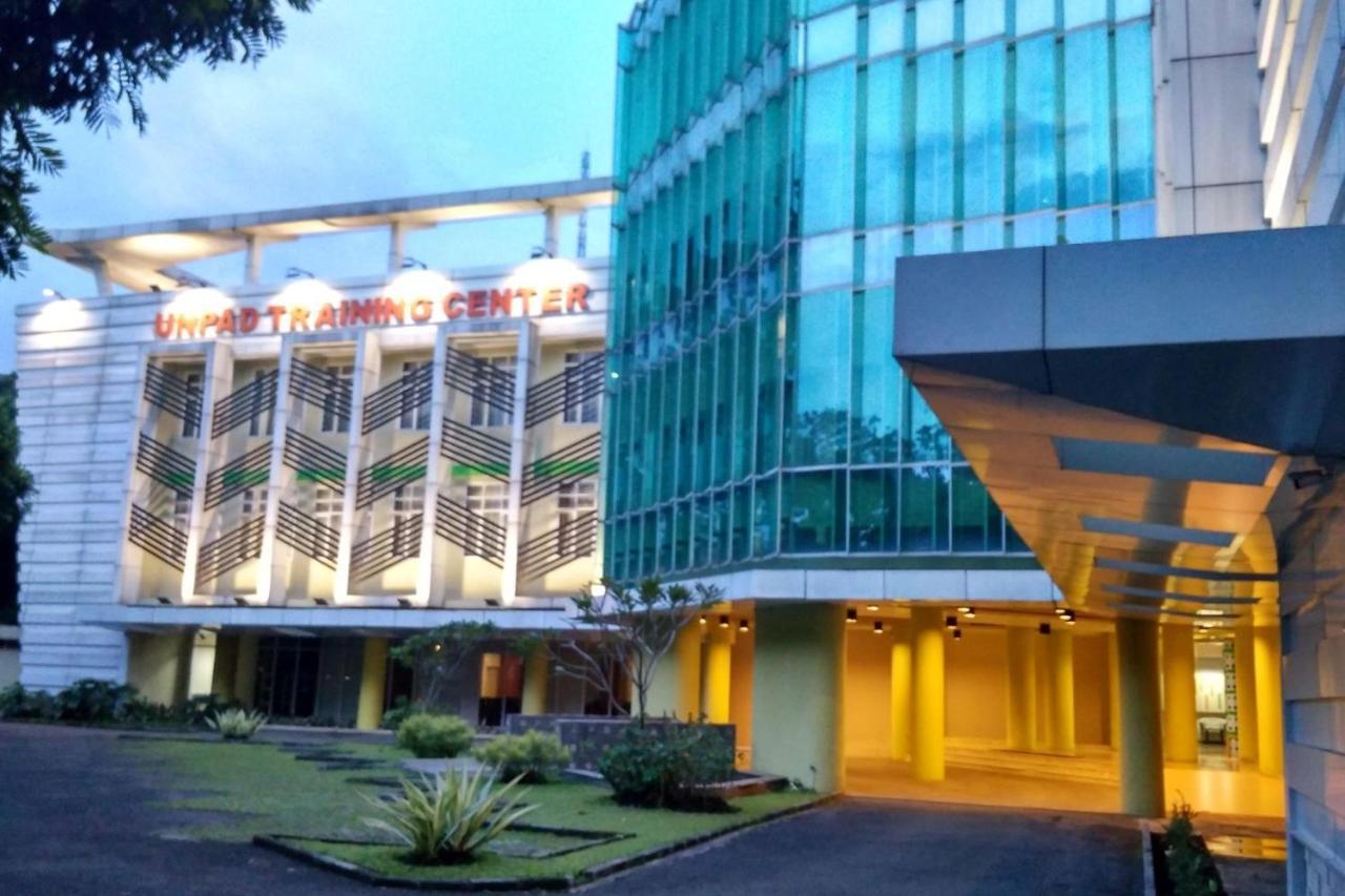 Utc Dago Hotel Bandung Eksteriør billede